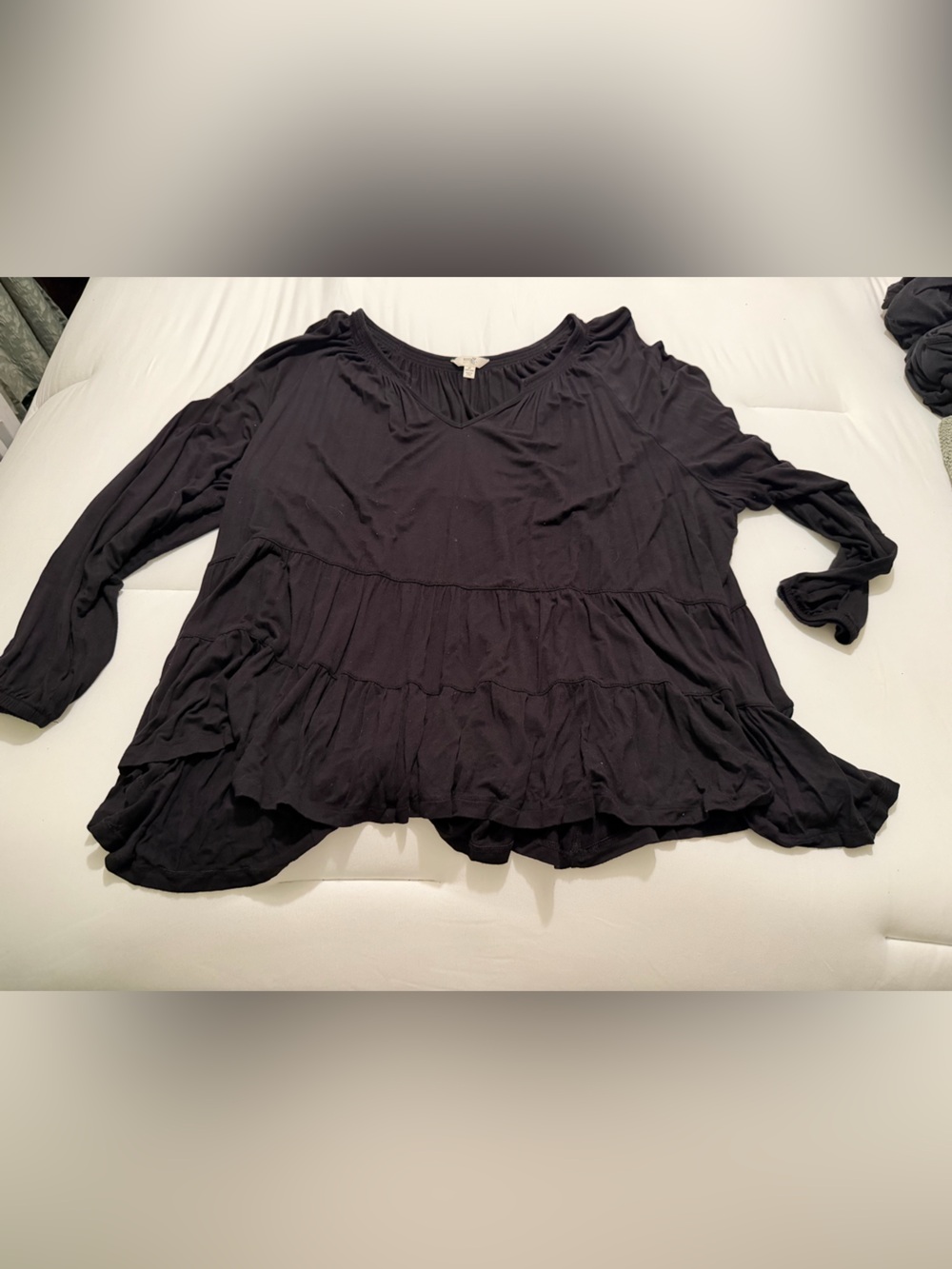 Terra & Sky Black Scoop Neck Long Sleeve Top